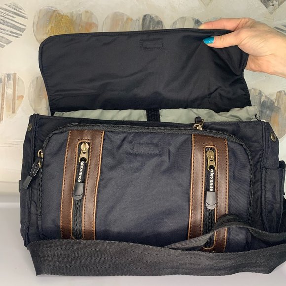 Travel/Organizer Crossbody Purse - Picture 5 of 7